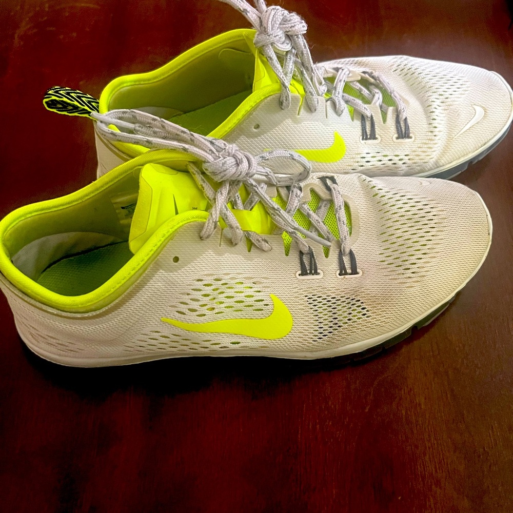 Nike shoes size 8